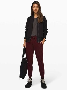 Lululemon On The Fly Jogger